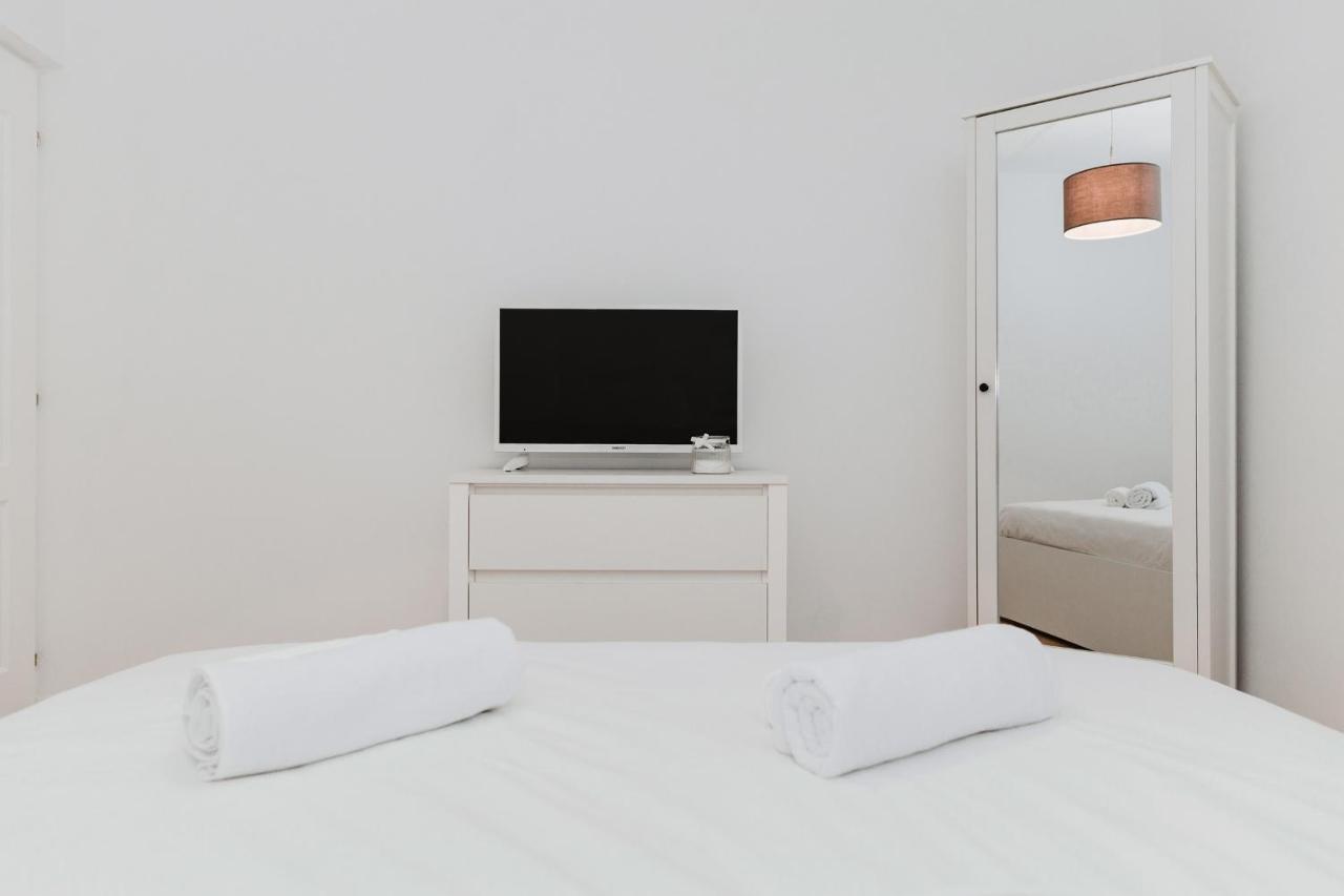 N&B Apartments クルージュ＝ナポカ エクステリア 写真